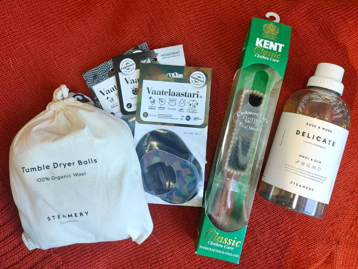 Kekriviikolla tarjouksessa on mm. kuivausrumpupalloja, villa-silkki pyykinpesuainetta, vaateharjoja ja vaatelaastareita.